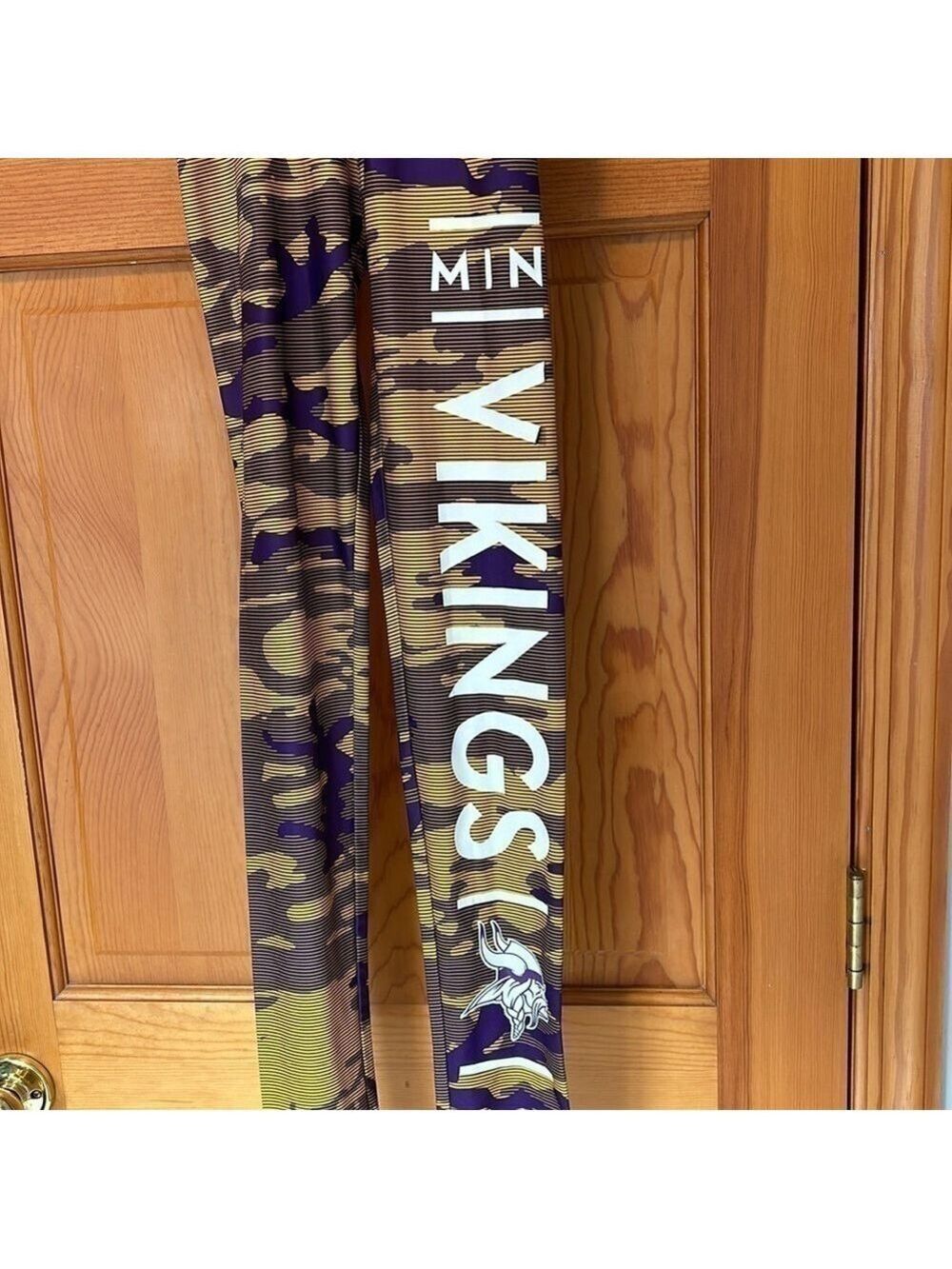 NFL Women's Minnesota Vikings Marled Camo Lines Leggings XS - Picture 4 of 7